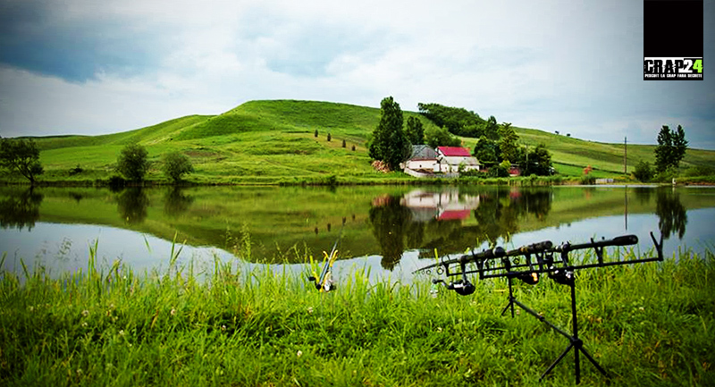 Lacul Moara oferă peisaje rupte parcă din povești